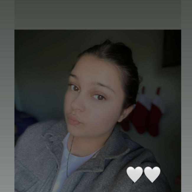 Babysitter in Rozoy-sur-Serre: Chloe