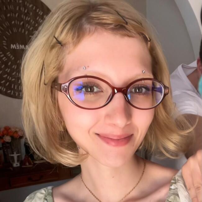 Babá em Curitiba: Giovana