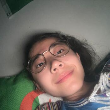 Babysitter in Saint-Fons: Kenza