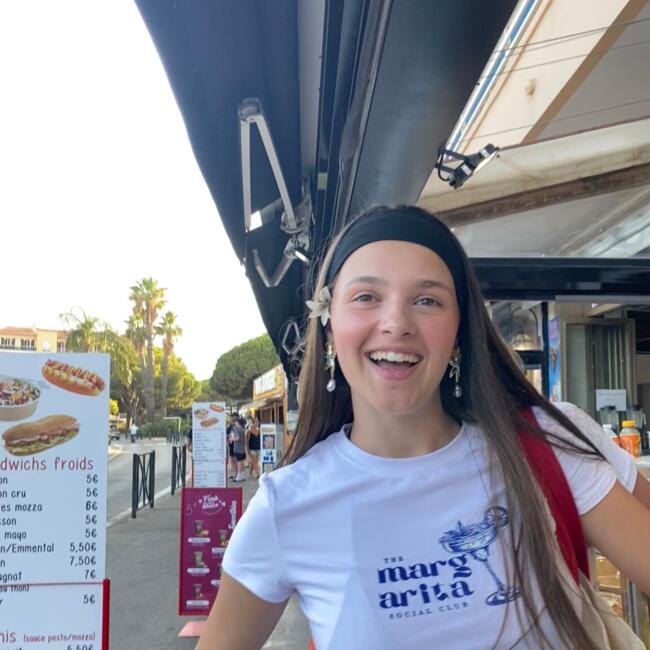 Baby-sitter à Tours: Assia
