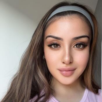 Babysitter Calgary: Maryam