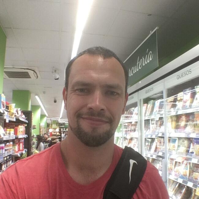 Trabalho de babysitting em Setúbal: Aleksandr