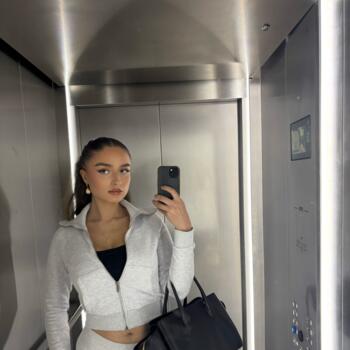 Babysitter in London: Mia