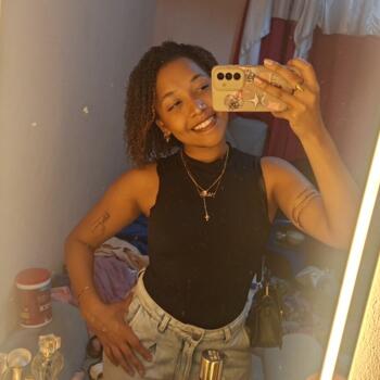 Babysitter in Governador Valadares: Nicolly