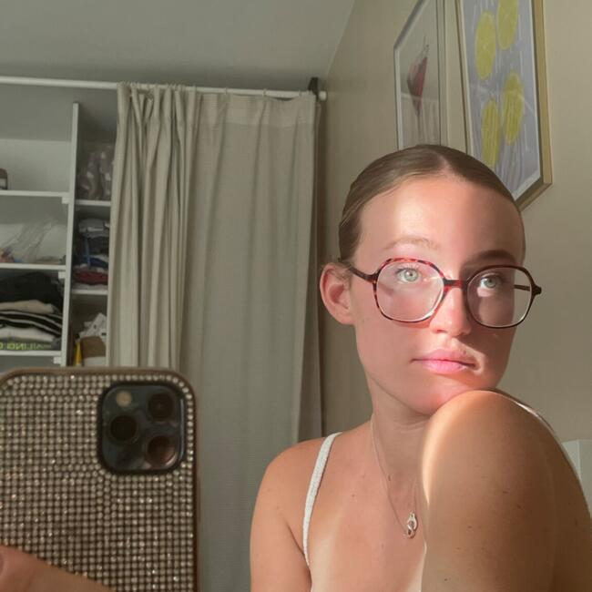 Babysitter in Hyères: Justine