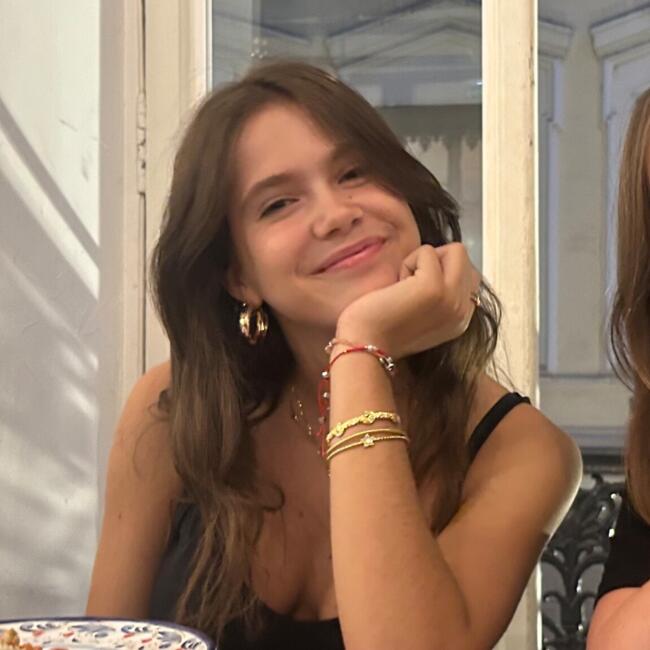 Babysitter in Lyon: June