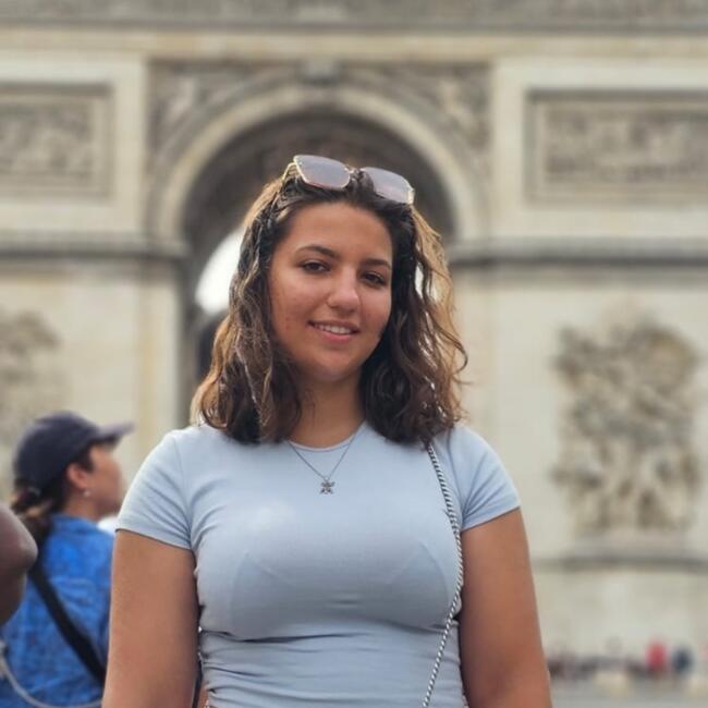 Babysitter in Mennecy: Mailys