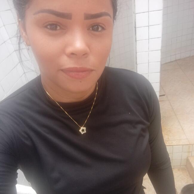 Babysitter in Recife: Joyce