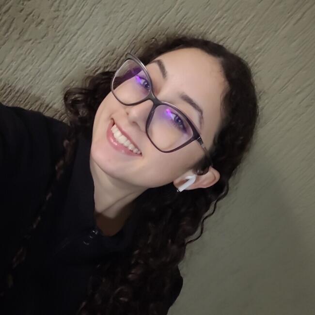 Babysitter in Palhoça: Gabriela