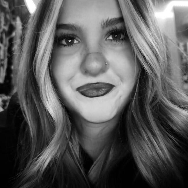 Babysitter in Menifee: Bailey