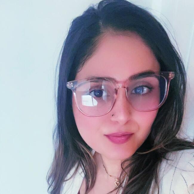 Babysitting job in Ghaziabad: Nikita