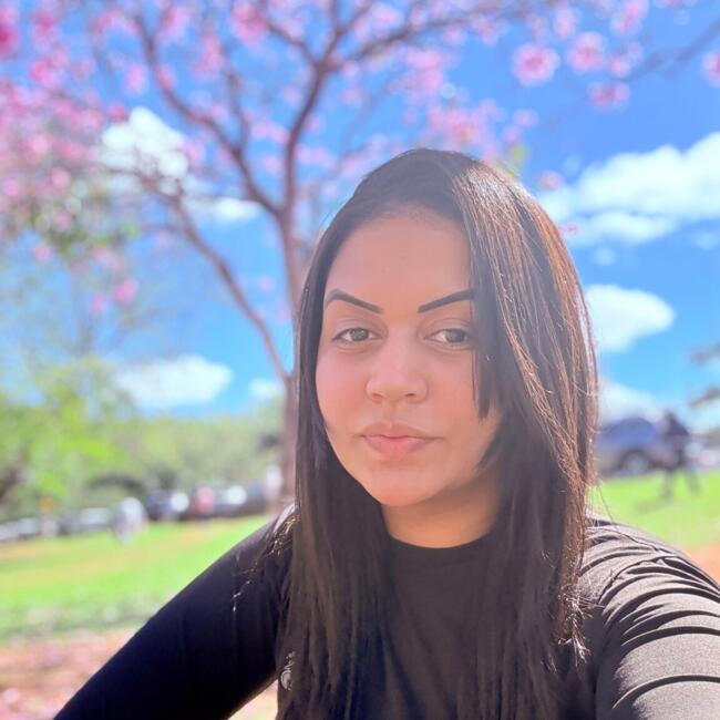 Babá em Brasília: Amanda