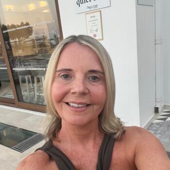 Nanny London: Clare