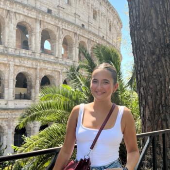 Babysitter in Camas: María