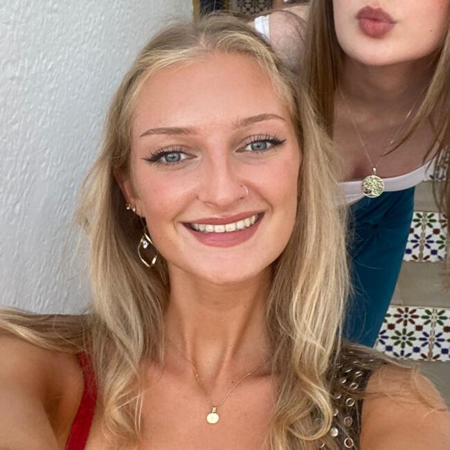 Babysitter in Blackrock: Ava