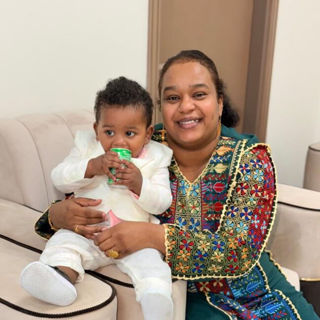 وظيفة جليسة أطفال في دبي: Raina obid omer