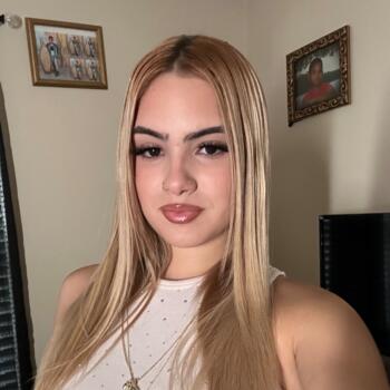Babysitter in Tampa: Yenia
