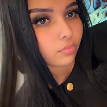 Baby-sitter Le Pontet: Lena