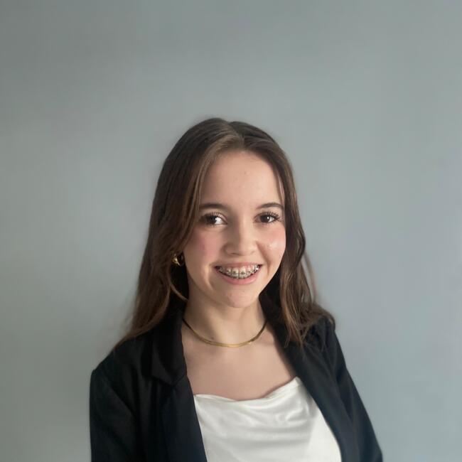 Babysitter in Orglandes: Doriane