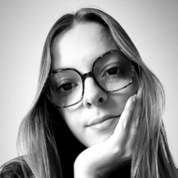 Babysitter in La Tardière: Flavie