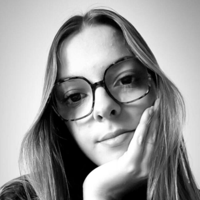 Babysitter in La Tardière: Flavie