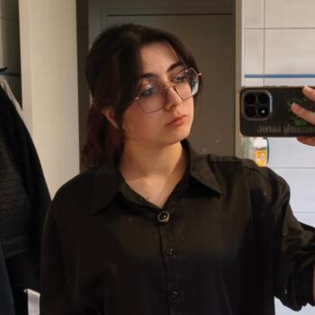 Babysitter in Béziers: Julie