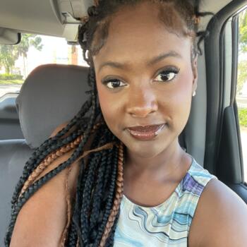 Babysitter in Ocala: Vauneliz