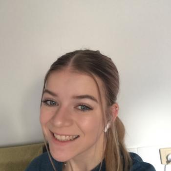 Babysitter Townsville: Courtney