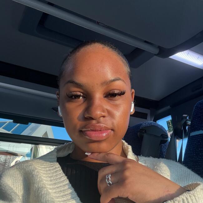 Babysitter in Palaiseau: Erica