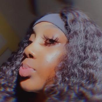 Babysitter in Raeford: Azyion