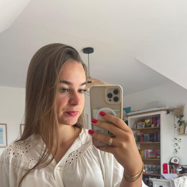 Babysitter in Basly: Louann