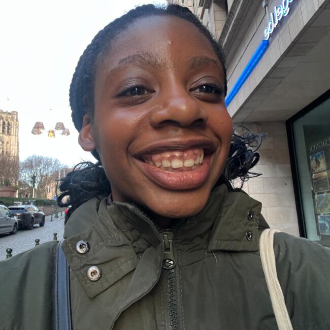 Babysitter in Épinay-sur-Seine: Anais