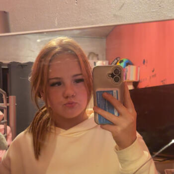 Babysitter in Bradford: Lexii jayde