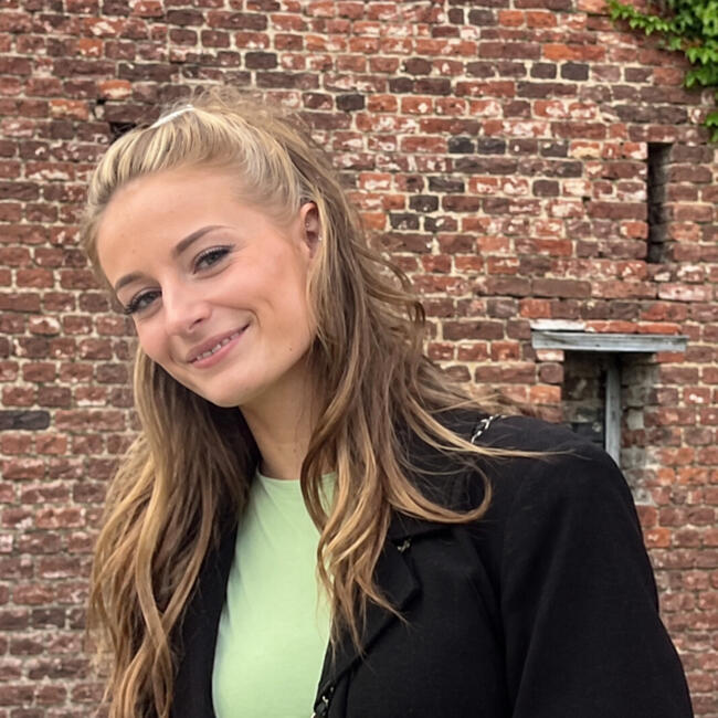 Babysitter in Vanves: Clémence