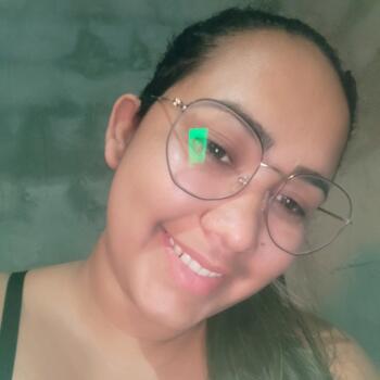 Babysitter in Cuiabá: Aniele Raiane