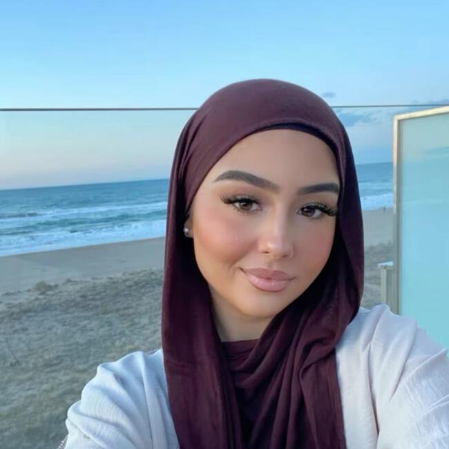 Babysitter in Keighley: Monira