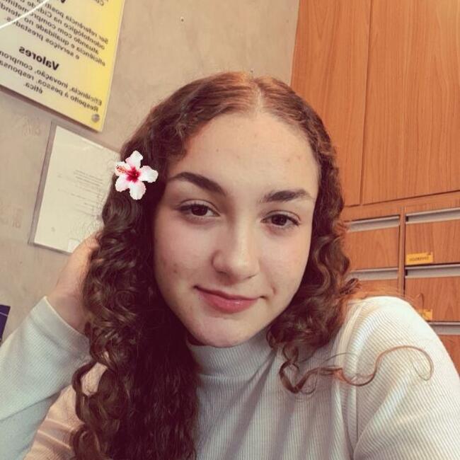 Babysitter in Aparecida de Goiânia: Isabella