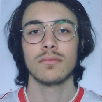 Babysitter in Saint-Ouen: Adam