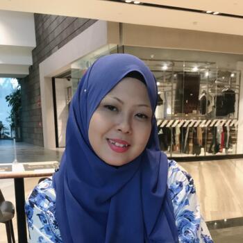 Singapore Island的保母: Hariaty