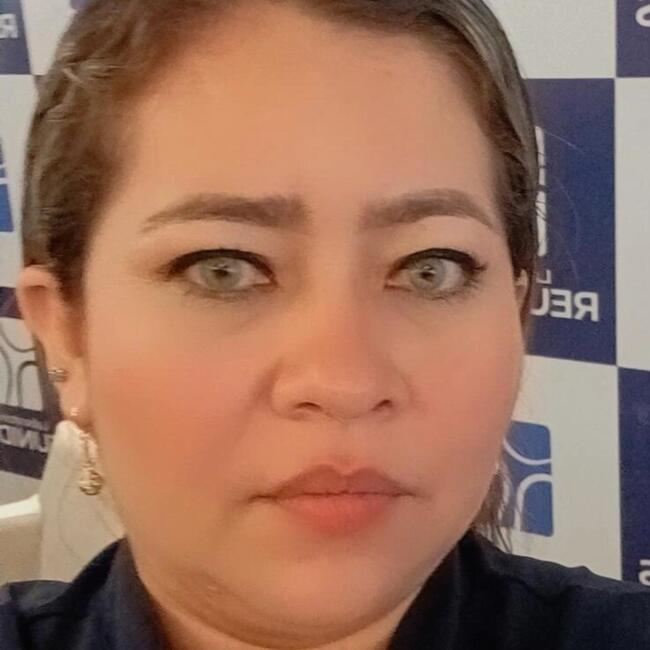 Babysitter in Manaus: Denise