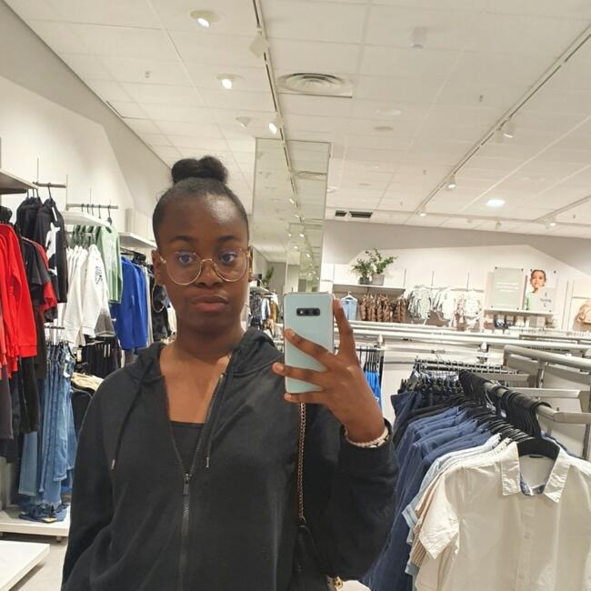 Babysitter in Tournan-en-Brie: Theana