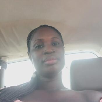 Nanny in Elmina: Sarah