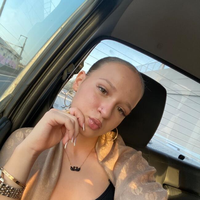 Babysitter in Koropí: Xrusa