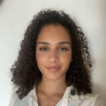 Baby-sitter Nice: Ines