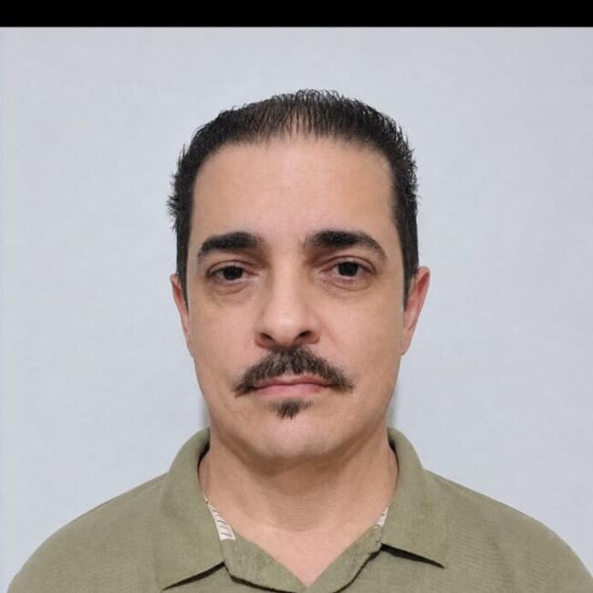 Babysitting job in Praia Grande: Carlos Roberto