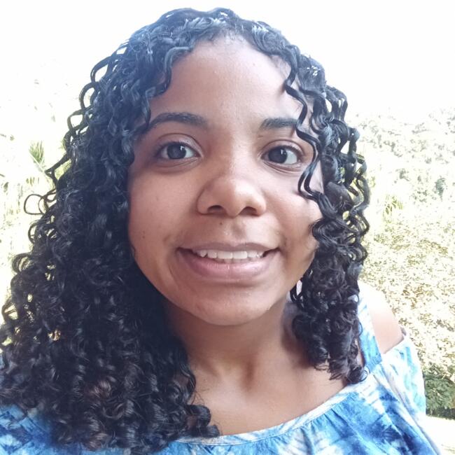 Babysitter in Blumenau: Kaiane Cristina