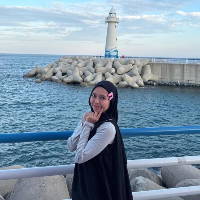 位于新加坡的临时保姆: Nur Amalia