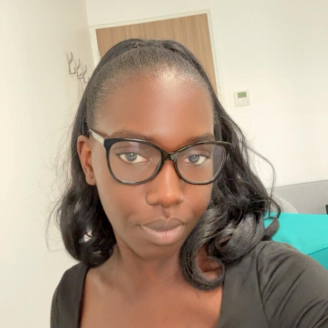 Babysitter in Paris: Brenda