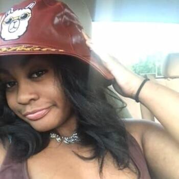 Babysitter in Memphis: Maya