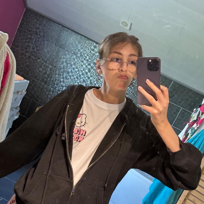 Babysitter in La Louvière: Marina